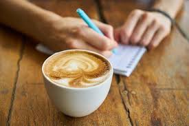 Etre Heureux Au Quotidien 9 Routines Bonheur A Avoir Absolument Etre Heureux Remonter Le Moral Heureux