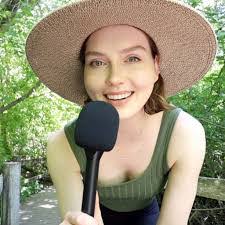 Robin Laird's Instagram, Twitter & Facebook