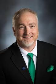 Darin Stephens's Instagram, Twitter & Facebook