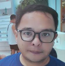 SEA games gold medalist Margielyn Didal and President Rodrigo Duterte pose  for a photo during the courtesy call at the Malacañang Palace