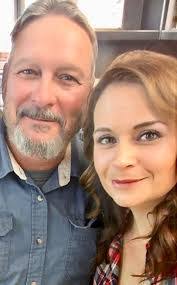 Elise Roper's Instagram, Twitter & Facebook