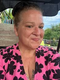 Hi my name is Julie I live