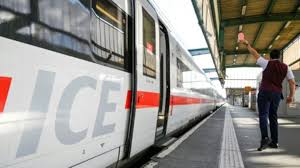 Damals vergingen nur 15 stunden von der ankündigung bis zum zweitägigen arbeitskampf. Db Millionen Menschen Von Gdl Streik Betroffen Stern De