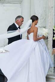 Unsere dienstleistungen im bereich zahnimplantate. Fashion Shopping Style Ana Ivanovic S Second Wedding Dress Was Even More Breathtaking Than Her First Famous Wedding Dresses Celebrity Wedding Photos Second Wedding Dresses