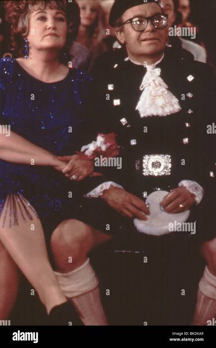 SO I MARRIED AN AXE MURDERER (1993) BRENDA FRICKER, MIKE MYERS SAXM 027  Stock Photo - Alamy