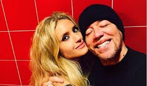 Et ce, grâce à julie hantson, sa femme. Pascal Obispo Sa Femme Devoile Une Tres Rare Photo De Son Fils Sean Les Fans N En Reviennent Pas