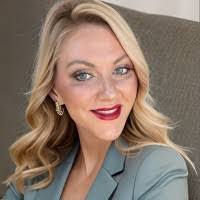 Cara Sadler's Instagram, Twitter & Facebook