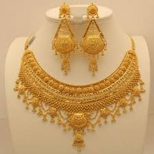Pin By Janet Watson On Wedding Chronicles Bridal Gold Jewellery Designs Gold Jewelry Necklace Gold Necklace Indian Bridal Jewelry