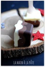 Hot Chocolate Spoons With Three Chocolates Chocolat Main A La Pate Boule De Noel