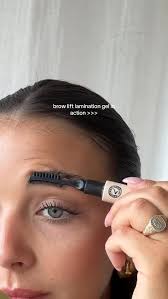 Żel do laminacji w akcji ✨, To jeden z tych kosmetyków, który robi różnicę  od pierwszego użycia. Wystarczy kilkadziesiąt sekund, by brwi zyskały  naturalnie uniesiony kształt, były wyraźnie ...