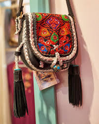 World Family Ibiza Barcelona On Instagram Para Todas Las Que Trabajais Entre Semana Y No Teneis Tiempo De Ir De Reb In 2020 Boho Purses Fashion Bags Vintage Bags