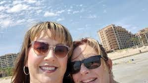 Vicki Glad's Instagram, Twitter & Facebook