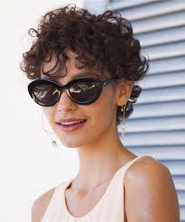 Découvrez notre large collection de montures, toutes faites à la main, en métal, acétate ou titane. Le Specs Noir Lunettes De Soleil De Fluxus Jules B