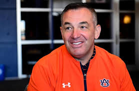 Bellantoni: Hall 'all in' for Auburn