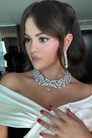 Love Selena Gomez's Cannes Red Carpet Makeup? Here's Exactly How to Get the  Look — Femestella