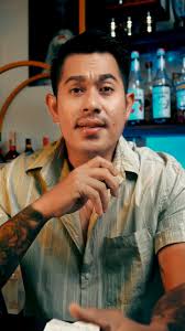 *𝘚𝘪𝘯𝘨𝘢𝘱𝘰𝘳𝘦 𝘙𝘢𝘧𝘧𝘭𝘦𝘴 𝘚𝘭𝘪𝘯𝘨* (သမိုင်းအကြောင်း) Follow H2O  The Bartender for more cocktail knowledge and own created recipes 🙏❤️