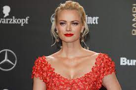 People who liked franziska knuppe's feet, also liked Franziska Knuppe Antm Uber Magerwahn Und Aufdringliche Fotografen Gala De