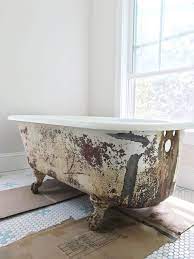Share all sharing options for: How To Refinish A Nasty Old Clawfoot Tub