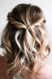 Kurze Frisuren 15 Einfache Kurze Frisuren Fur Frauen Im Jahr 2019 Es Gibt So Viele Prominente Die Sie Uber Frauen Thick Hair Styles Short Hair Styles Easy Hairstyles