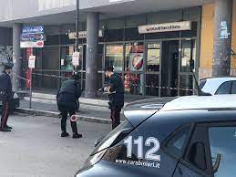 Oltre alle forme di pagamento le. Colpi Di Pistola A Melito All Esterno Di Una Banca Unicredit Paura In Strada Il Meridiano News