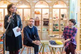Los concursantes derriban (literalmente) a sus rivales: La Casa De La Panaderia Promociona La Artesania Madrilena Revista De Arte Logopress