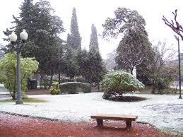 En italia, también reflejaron el particular hecho meteorológico en francia, el nouvel observateur, en el mismo sentido que el resto de los medios: Vuelve La Nieve A La Ciudad De Buenos Aires