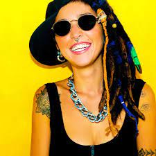 Bob Marley Style Happy Free Girl Dreadlocks And Tattoos Paid Sponsored Sponsored Style Marley Dreadlocks Happy Free Girl Pretty Punk Style