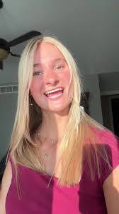 Courtney Putman's Instagram, Twitter & Facebook