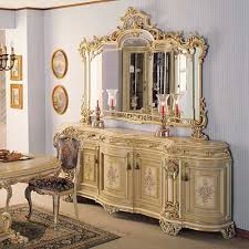 Creare elementi d'arredo classici di lusso è un'arte in cui si fondono estro creativo, innovazione, esperienza e da oltre sessant'anni progetta e realizza arredi e complementi classici secondo la più pura tradizione fiorentina, riproducendo con sapienza artigianale il lusso autentico degli stili più. Benvenuti In Marzorati Realizzazione Mobili Barocchi Mobili In Stile Mobili Classici Mobili Di Lusso Mobili Furniture Handmade Furniture Furniture Design