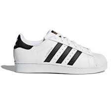 Besonderen status haben mittlerweile schuhe von adidas erlangt, die ursprünglich für den sport entwickelt wurden, sich aber im zuge der retrowelle als. Adidas Schuhe Superstar Weiss Schwarz Lemonurban Com