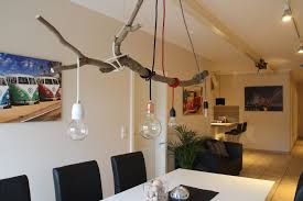Hast du den idealen ast gefunden, aus dem du deine kleiderstange selbst machen kannst, dann säge ihn auf die. Eine Ast Lampe Selber Bauen Radio Kolsch Hamburg