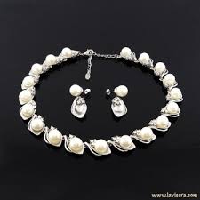 Set Lerde Mukemmel Olan Bu Sik Tasarim Inci Set Sadece 79 90 Tl Lavisera Com Da