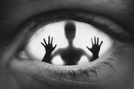 Suchen sie nach einem leinwandbild? Een Gevangen Ziel Van Elianne Van Turennout Op Canvas Behang En Meer Creepy Zeichnungen Schattenkunst Augen Fotografie