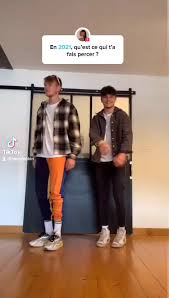 Tony👈🏻👉🏻Robin (@tonyetrobin)