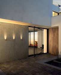 Modernes Design Und Warmes Licht Sorgen Fur Angenehme Beleuchtung Und Lichteffekte Im Outdoor Bereich Wandleuchte Out In 2020 Wandleuchte Lichtdesign Aussenleuchten