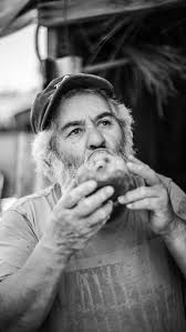 Fernando Alfaro, ceramista premio nacional de arte tradicional en su taller  de San Pedro de Atacama, compartiendo sonidos y saberes del mundo andino.,  De mi archivo Marzo de 2019, editado en 2025.