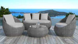 Il fera son petit effet dans votre jardin ou sur votre terrasse, vous n'hésiterez plus à organiser les grands repas. Zoom Sur La Tendance De La Resine Tressee Pour Un Salon De Jardin Haute Gamme Blog Design Jardin Interieur Tendance Deco