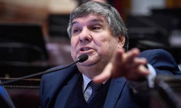 Quién es José Mayans, el líder del rechazo al aborto legal en el Senado?