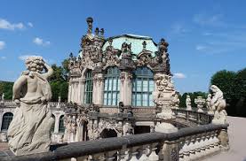Book a hotel near, order services and special offers with hotelfriend. Quermania Dresdner Zwinger Barockbauwerk Und Wahrzeichen Sehenswurdigkeiten Und Ausflugsziele In Dresden Und Sachsen