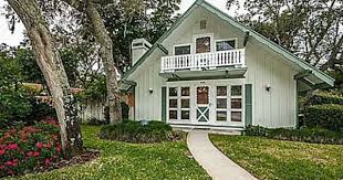 Adorable 3 2 In Dunedin Looks Like A Little Fairy Tale Cottage Dunedin House Styles Cottage