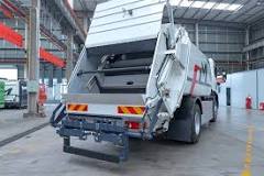What is the difference between a side loader and a rear ...