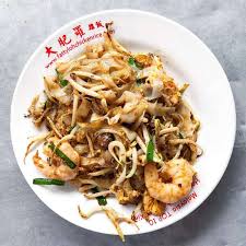 Char kway teow is a stir fry flat rice noodles that's very famous in southeast asian countries like malaysia, singapore, indonesia and brunei. 11 Famous Best Char Kuey Teow In Penang 2020 With Wok Hei Day Night