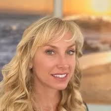 Julie Clapp's Instagram, Twitter & Facebook