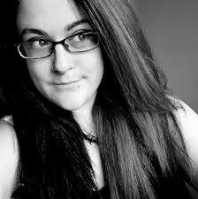 Nicole Cassell's Instagram, Twitter & Facebook