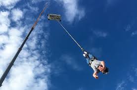 Jumping out of an airplane? 100 Meter Bungee Jump Jochen Schweizer Erlebnisse