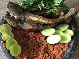 Pepes ikan bumbu merah ini bisa jadi lauk pilihan di akhir bulan. Masak Apa Hari Ini Pecel Lele Dan Pentol Pedas Ala Warung Tenda