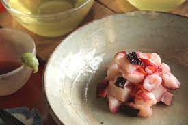 The crunchiness and sourness of the vinegared octopus is perfect with  wasabi and soy sauce! [entabe.com]