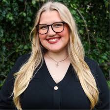 Last Friday I got the opportunity of a lifetime to do a ribbon cutting for  joining the Woodford County Chamber of Commerce.