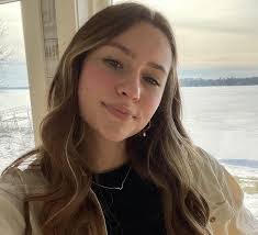 Evelyn Jaeger's Instagram, Twitter & Facebook