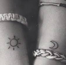La serveuse qui passait devant. Tatouage Meilleure Amie 20 Idees A Faire Avec Sa Bff